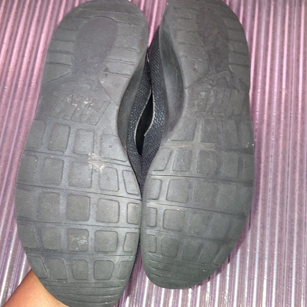 Black Nikes - Picture 2 of 4